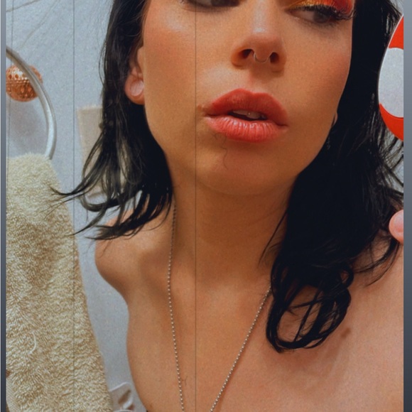 Meet your Posher, Ashley - Picture 1 of 1